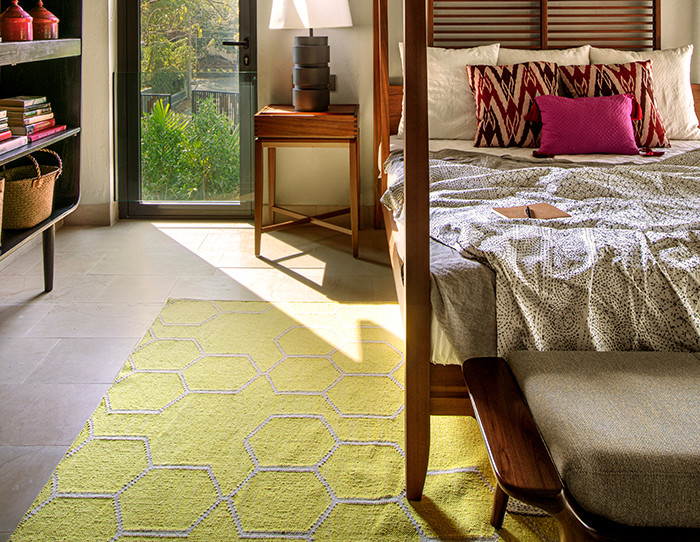 what color rug for grey floors